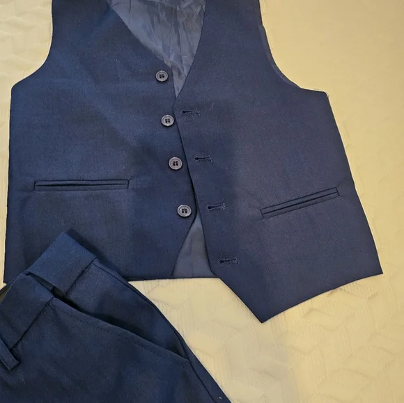 Blue suit size 10 - Picture 3 of 8